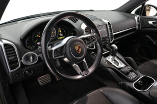 Porsche Cayenne vaihtoauto