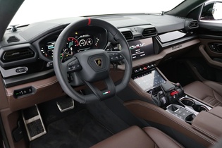 Lamborghini Urus vaihtoauto