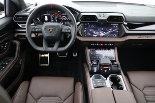 Lamborghini Urus vaihtoauto