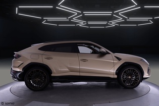 Lamborghini Urus vaihtoauto