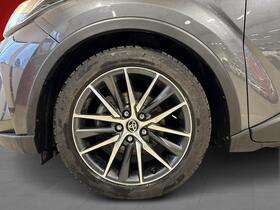 Toyota C-HR vaihtoauto