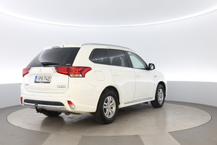 Mitsubishi Outlander PHEV vaihtoauto