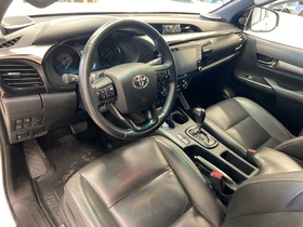 Toyota Hilux vaihtoauto