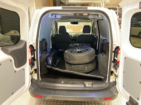 Ford Transit Courier vaihtoauto