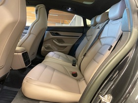 Porsche Taycan vaihtoauto