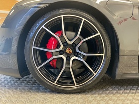 Porsche Taycan vaihtoauto