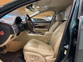 Jaguar XF vaihtoauto