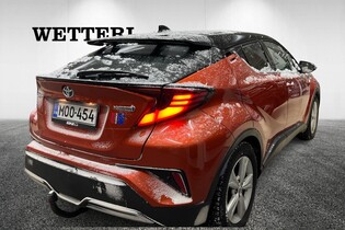 Toyota C-HR vaihtoauto