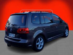 Volkswagen Touran vaihtoauto