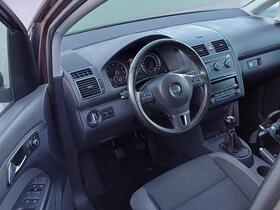 Volkswagen Touran vaihtoauto