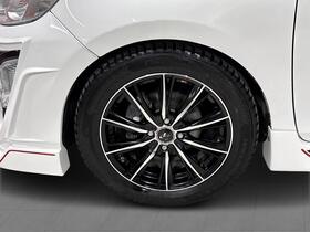 Toyota Aqua vaihtoauto