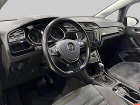 Volkswagen Touran vaihtoauto