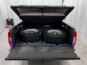 Nissan Navara vaihtoauto