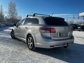Toyota Avensis vaihtoauto