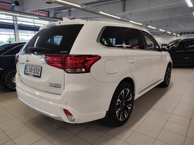 Mitsubishi Outlander PHEV vaihtoauto
