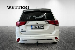 Mitsubishi Outlander PHEV vaihtoauto