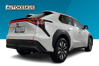 Toyota bZ4X vaihtoauto