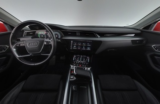 Audi Q8 e-tron vaihtoauto