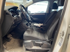 Volkswagen Touran vaihtoauto