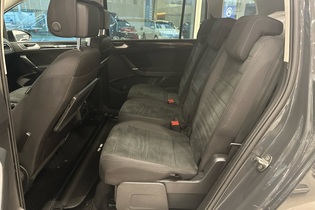 Volkswagen Touran vaihtoauto