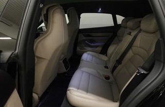 Porsche Taycan vaihtoauto