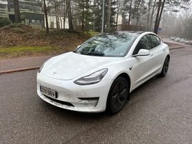 Tesla Model 3 vaihtoauto