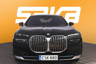 BMW i7 vaihtoauto