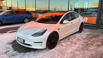 Tesla Model 3 vaihtoauto