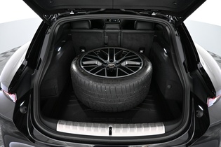 Porsche Taycan vaihtoauto