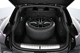 Porsche Taycan vaihtoauto