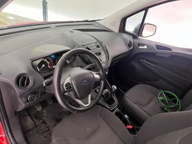 Ford Transit Courier vaihtoauto