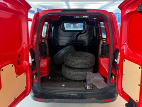 Ford Transit Courier vaihtoauto