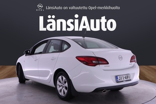 Opel Astra vaihtoauto