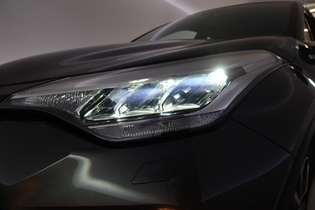 Toyota C-HR vaihtoauto
