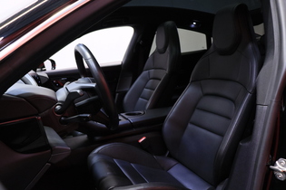 Porsche Taycan vaihtoauto