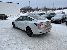 Tesla Model 3 vaihtoauto