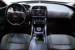 Jaguar XE vaihtoauto