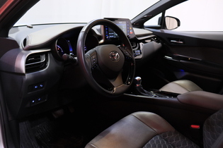 Toyota C-HR vaihtoauto