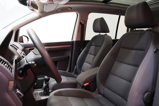 Volkswagen Touran vaihtoauto