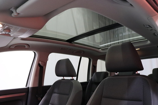 Volkswagen Touran vaihtoauto