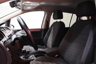 Volkswagen Touran vaihtoauto