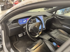 Tesla Model S vaihtoauto