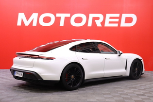 Porsche Taycan vaihtoauto