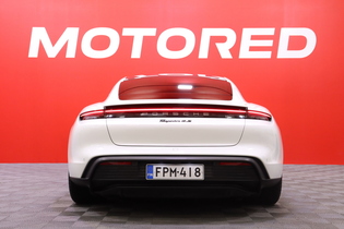 Porsche Taycan vaihtoauto