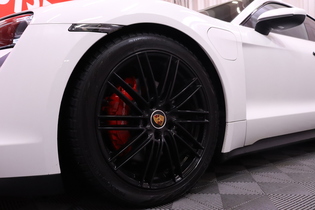 Porsche Taycan vaihtoauto