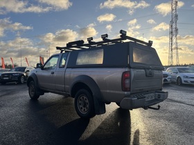 Nissan NP300 vaihtoauto