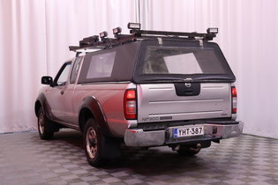 Nissan NP300 vaihtoauto