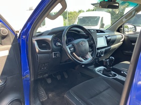 Toyota Hilux vaihtoauto