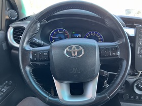 Toyota Hilux vaihtoauto