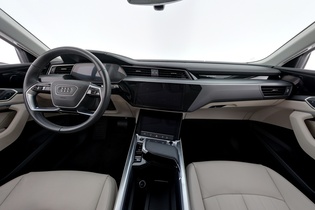 Audi Q8 e-tron vaihtoauto